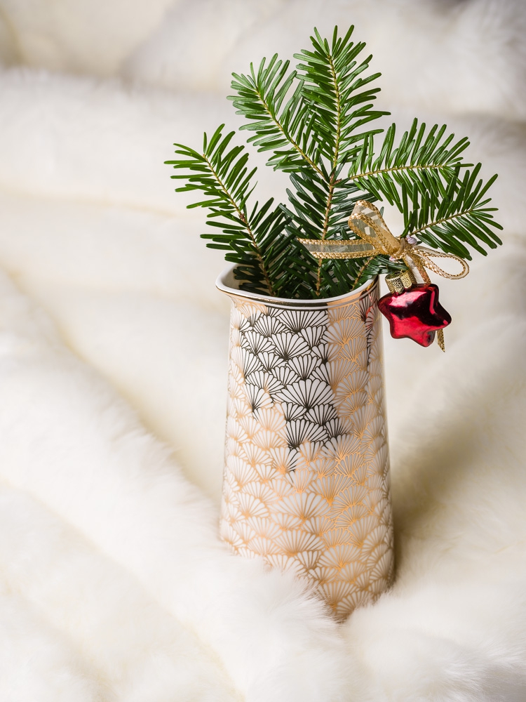 Schöne Weihnachten und Weihnachtsdekoration Geschenke von Gate Noir Vase PAD Felldecke