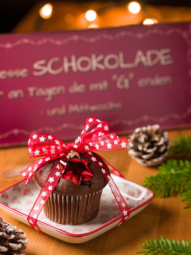 Süße Weihnachten Geschenkidee mitIB Lausen Teller und Schokomuffin mit Schleife