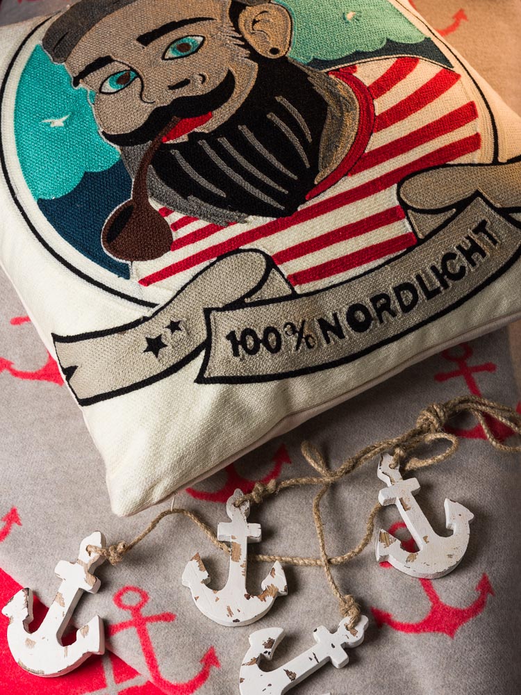 Coole Weihnachtsgeschenke für Männer, die Lässigkeit ausstrahlen - Pad Concept Seemann Kissen Anker Decke